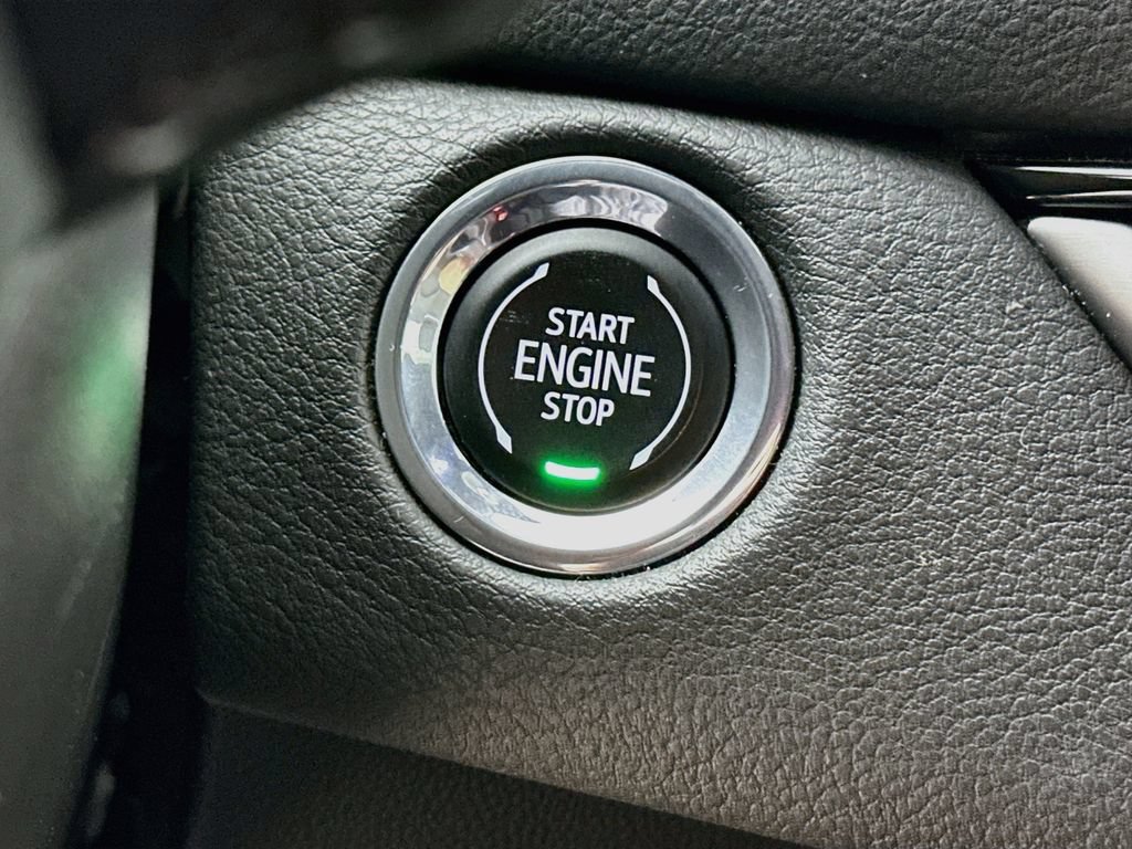 Used 2024 Cadillac XT4 Premium Luxury FWD image 16
