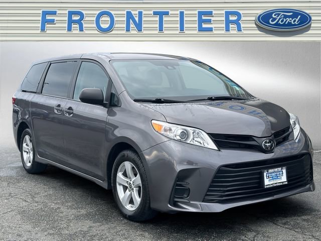 Used 2020 Toyota Sienna L image 8