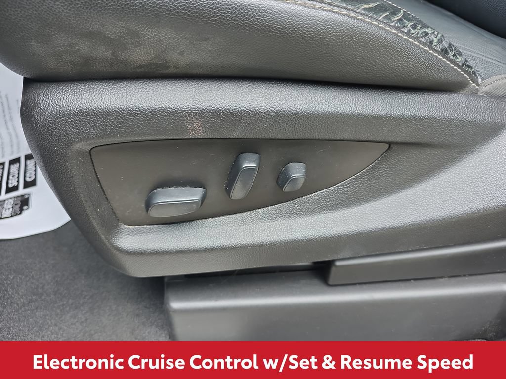 Used 2019 Chevrolet Suburban LT RWD image 25