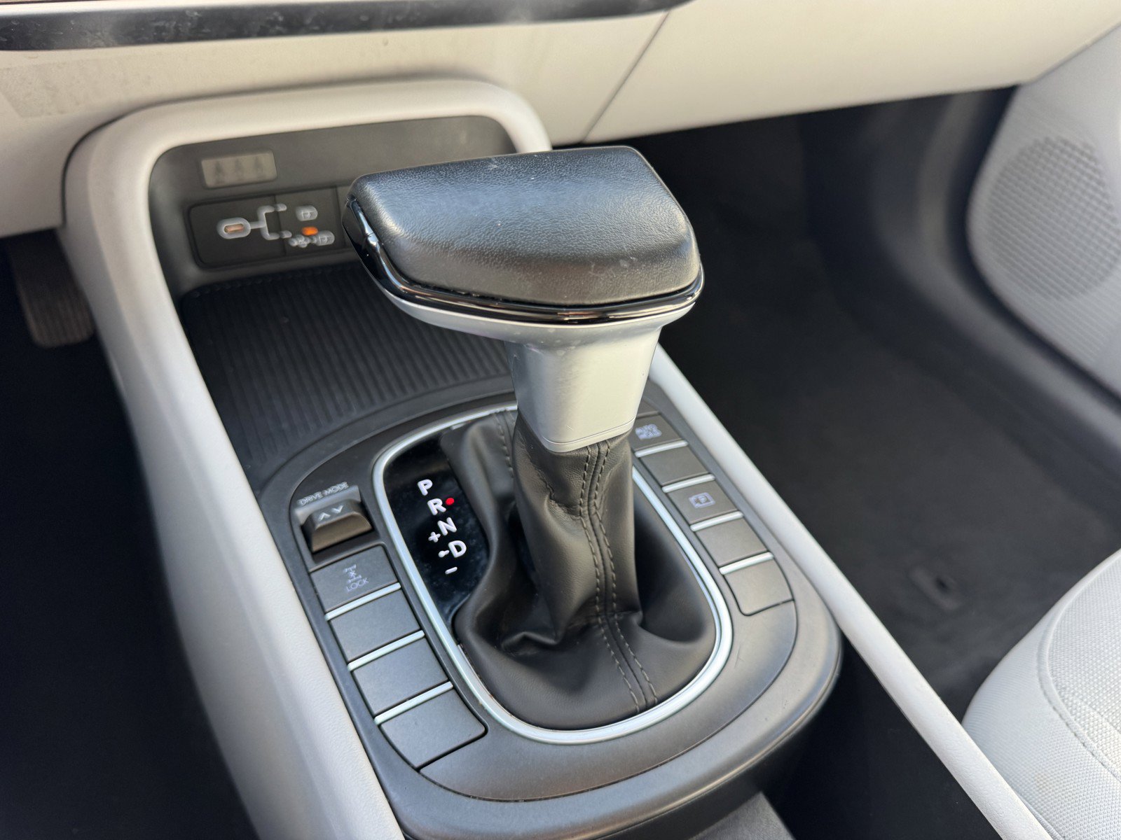 Used 2025 Hyundai Kona SEL AWD/4WD image 23