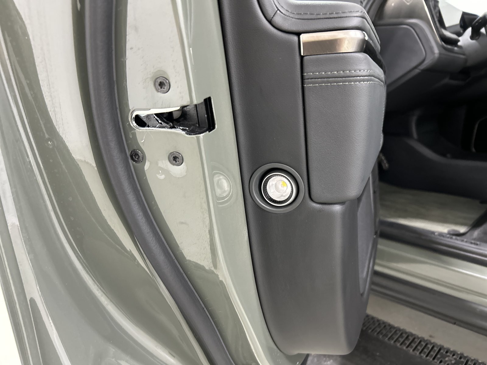 Used 2022 Rivian R1S Launch Edition Quad AWD/4WD image 32