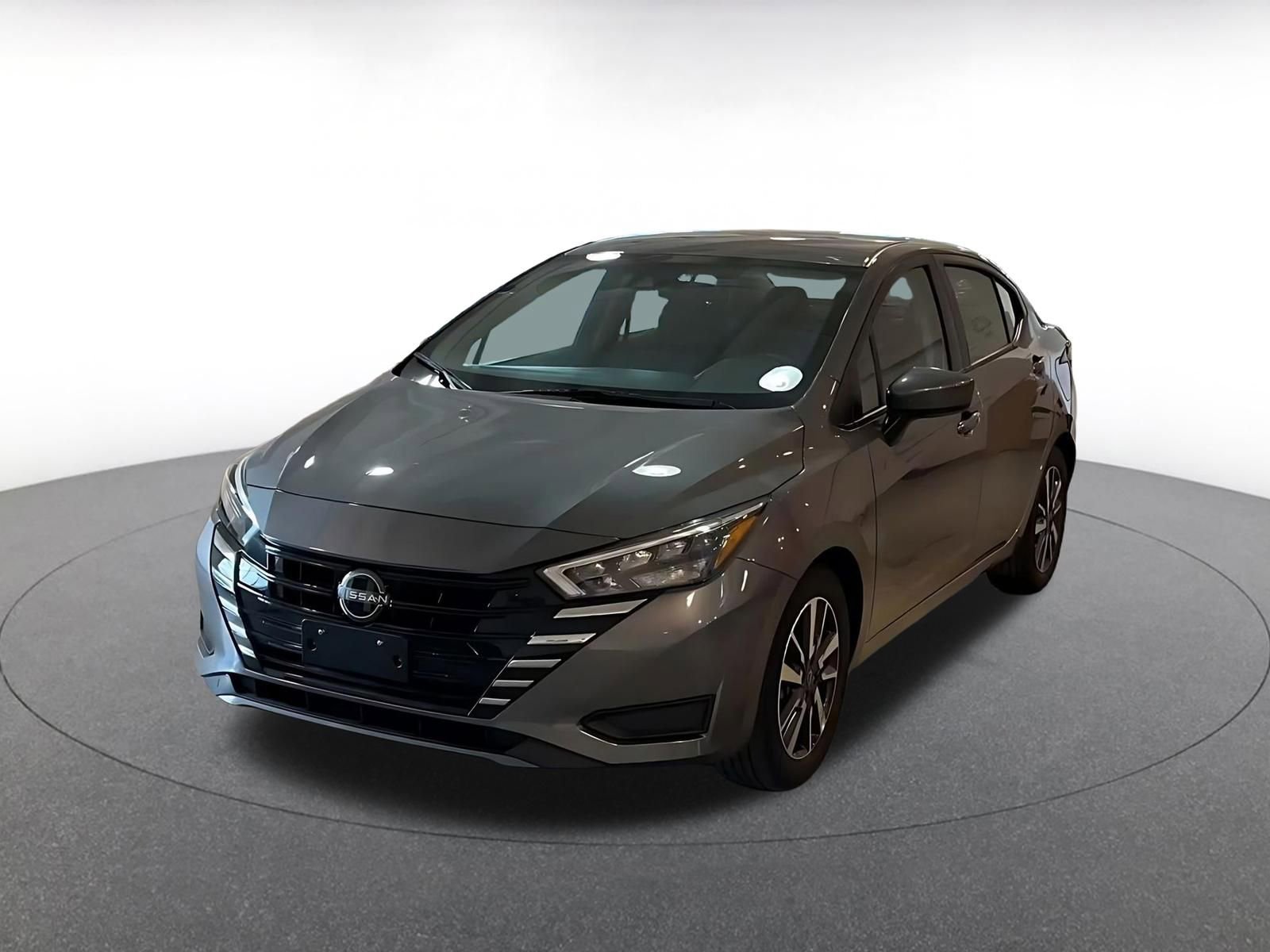 Used 2025 Nissan Versa SV image 7
