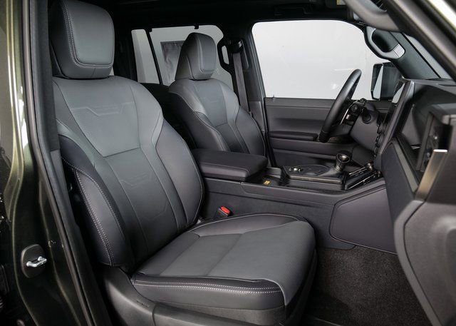 Used 2025 Lexus GX 550 550 Luxury+ w/ Accessory Package (2T) image 3