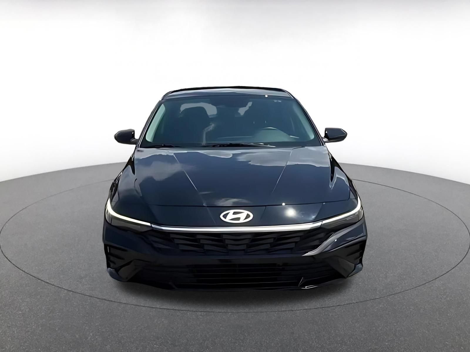 Used 2026 Hyundai Elantra Hybrid FWD image 4