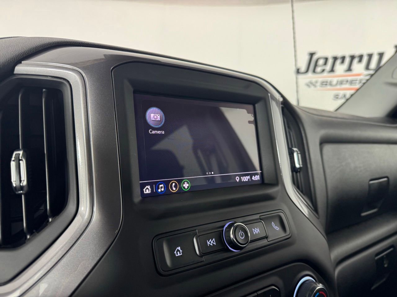 Used 2024 Chevrolet Silverado 2500 Custom AWD/4WD image 15