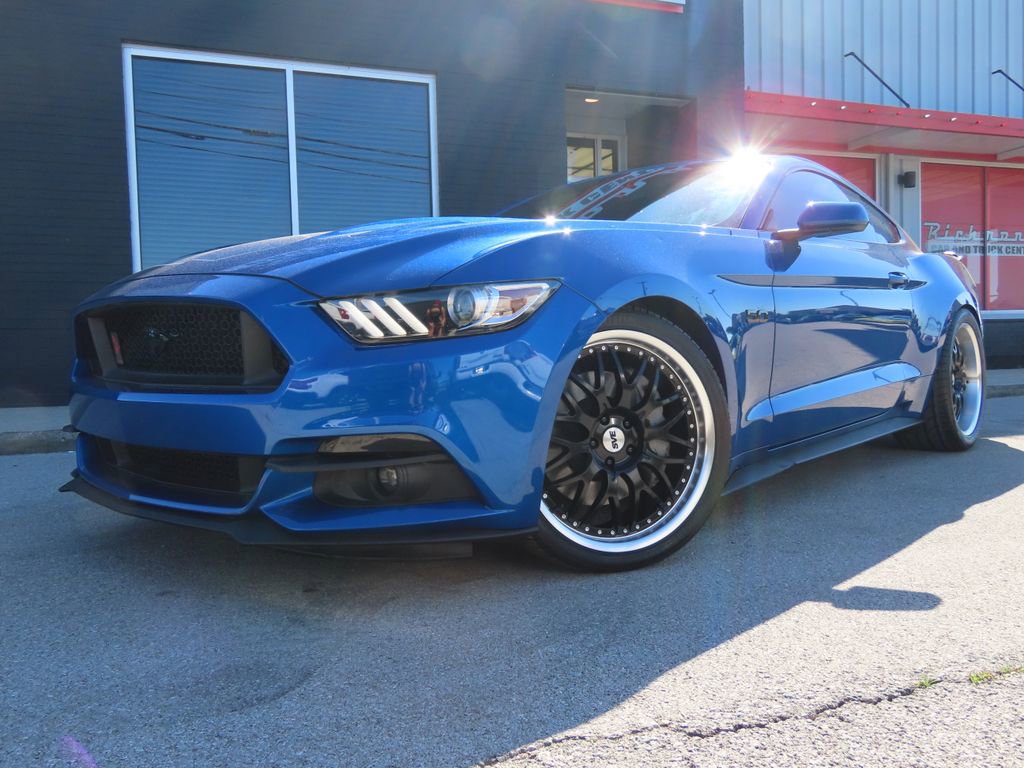 Used 2017 Ford Mustang GT RWD image 11