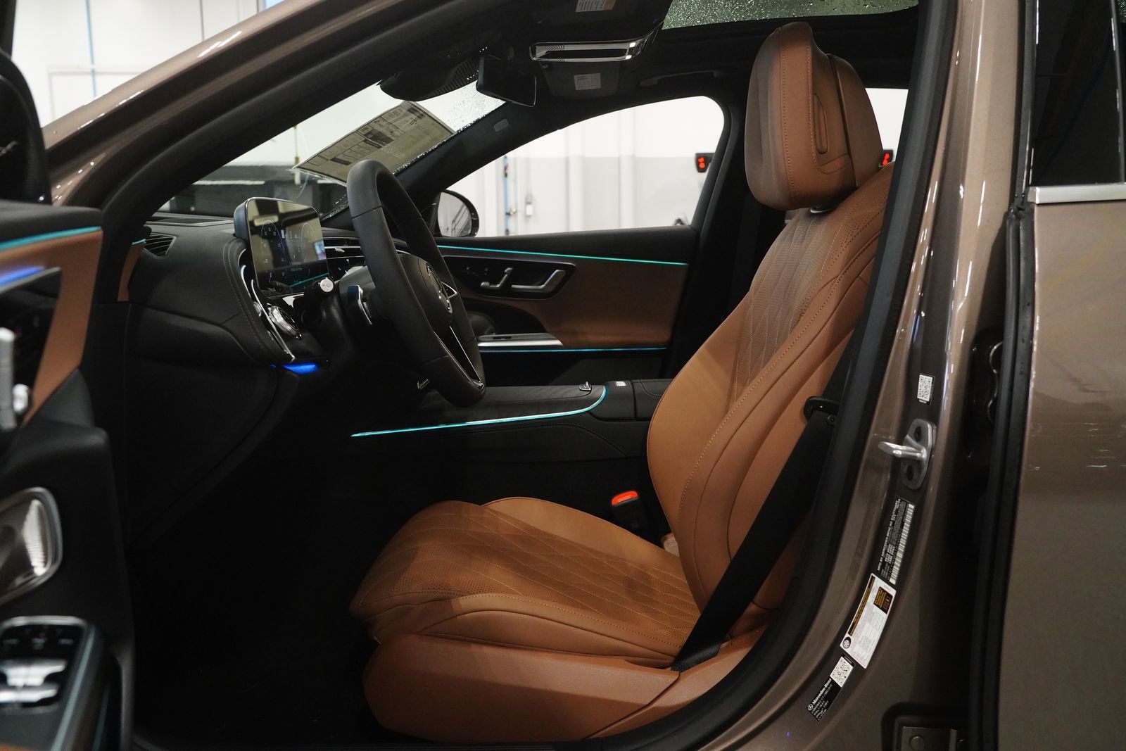 New 2026 Mercedes-Benz E 350 4MATIC Sedan image 2