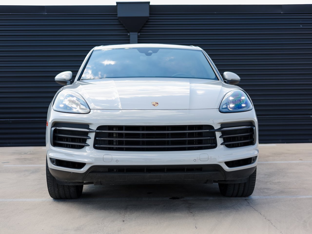 Certified 2022 Porsche Cayenne Platinum Edition image 10