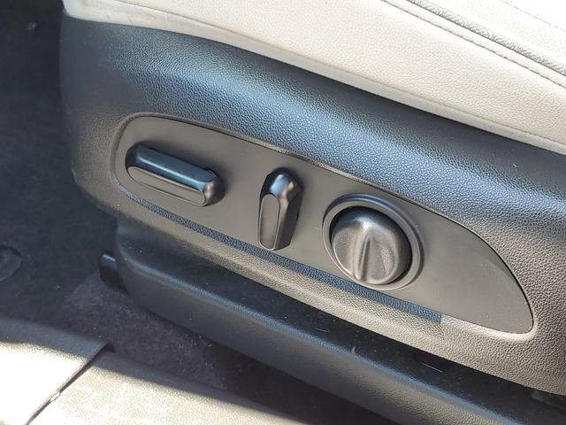 Used 2020 Buick Encore GX Essence w/ Experience Buick Package FWD image 11