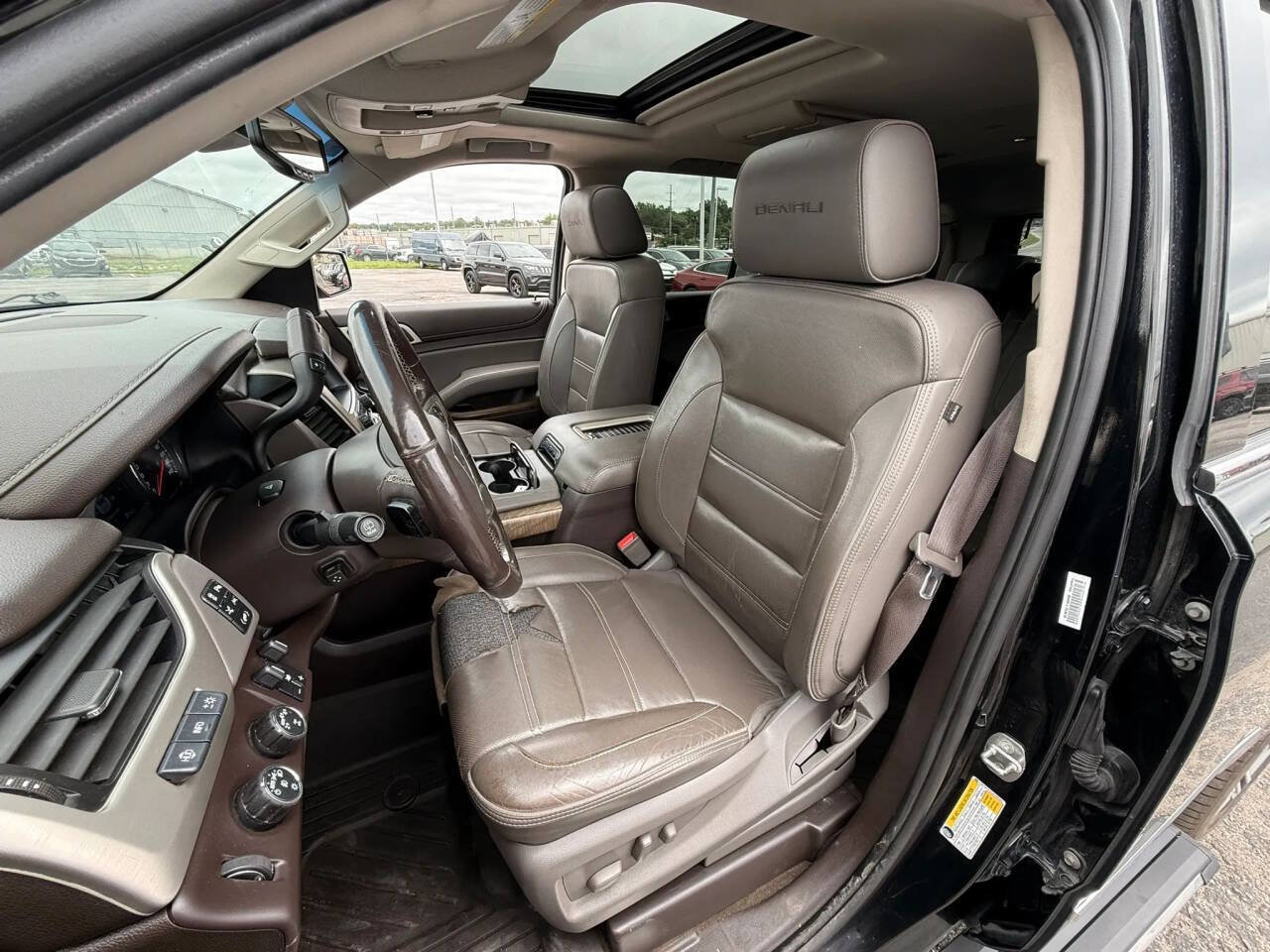 Used 2018 GMC Yukon Denali w/ Denali Ultimate Package AWD/4WD image 6
