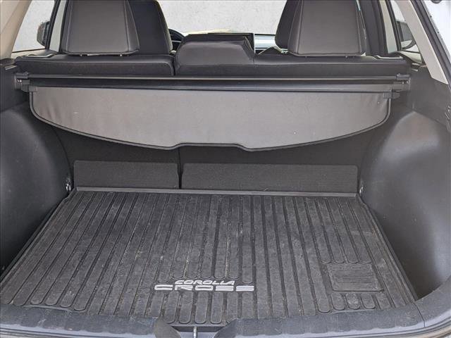 Used 2022 Toyota Corolla Cross XLE image 6
