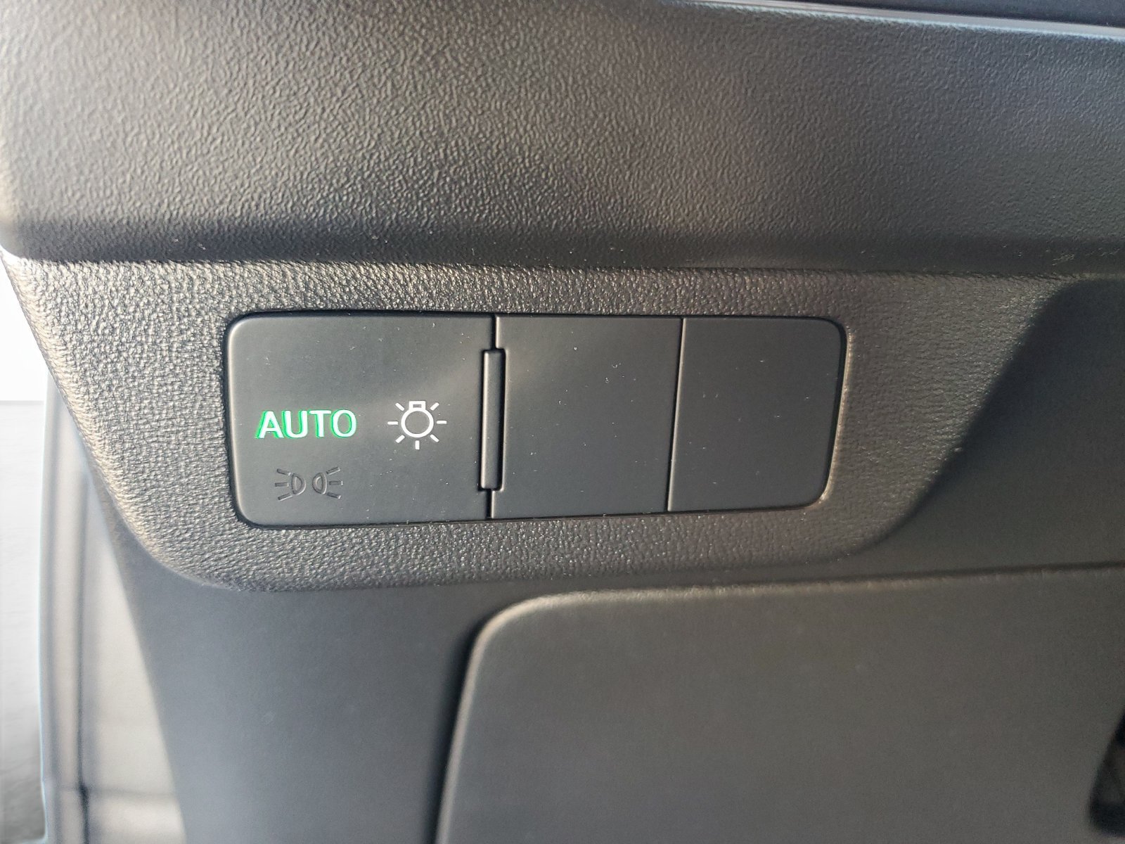 Used 2024 Audi Q4 e-tron Premium Plus w/ Premium Plus AWD/4WD image 23