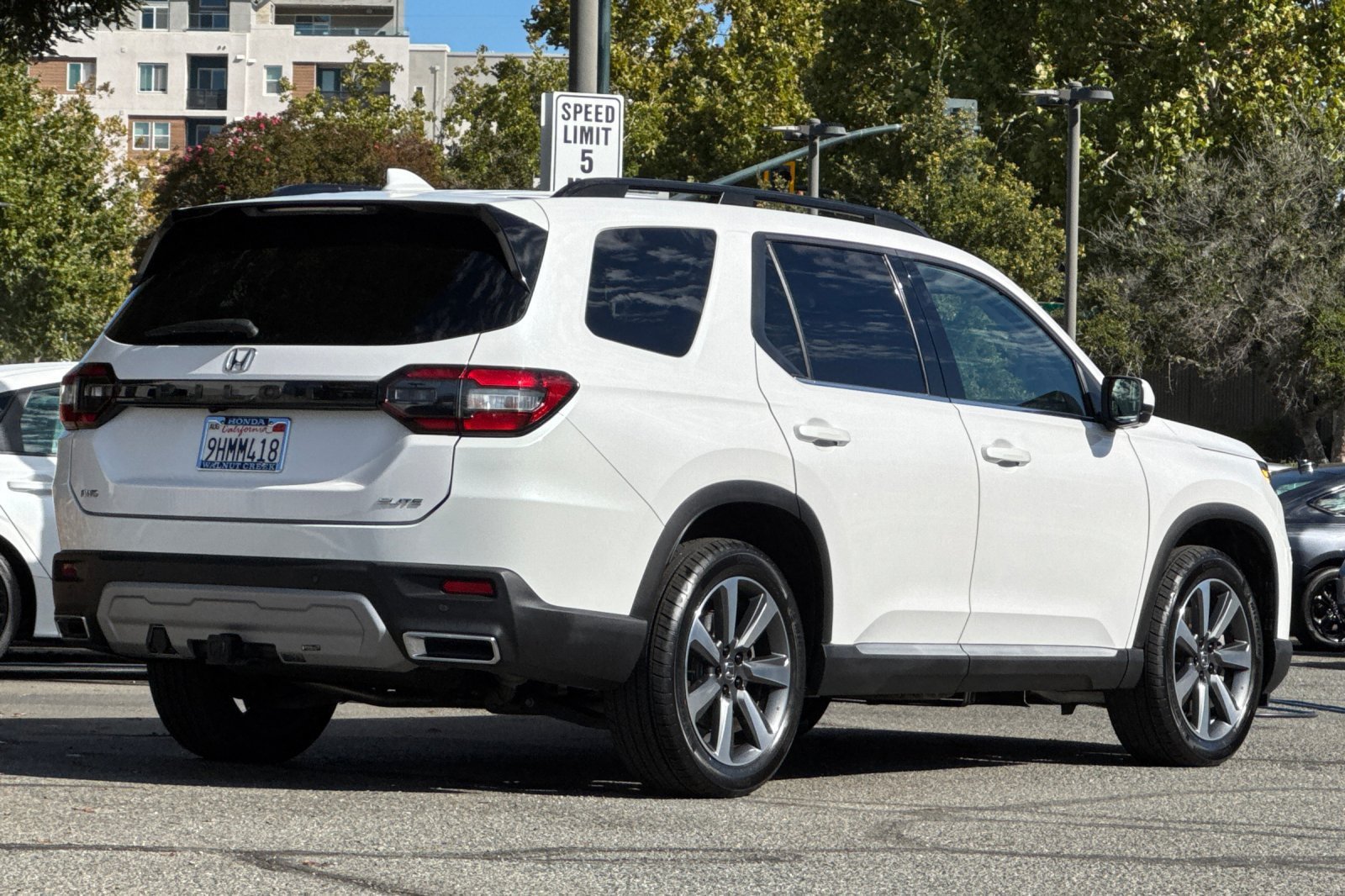 Used 2023 Honda Pilot Elite image 4