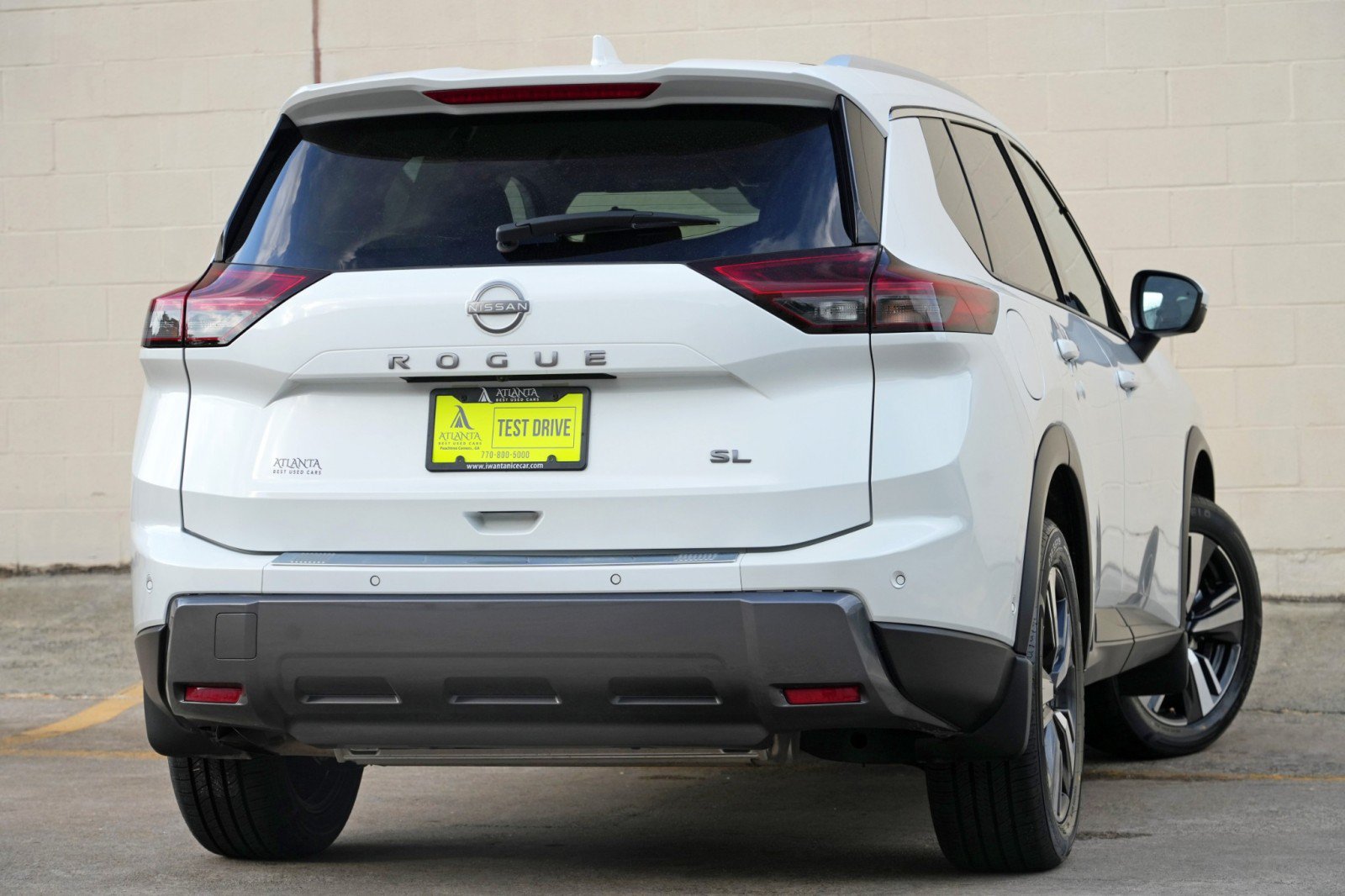 Used 2025 Nissan Rogue SL FWD image 4