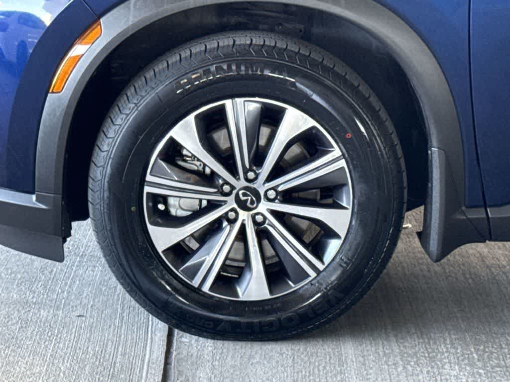Used 2023 INFINITI QX60 Pure AWD/4WD image 11