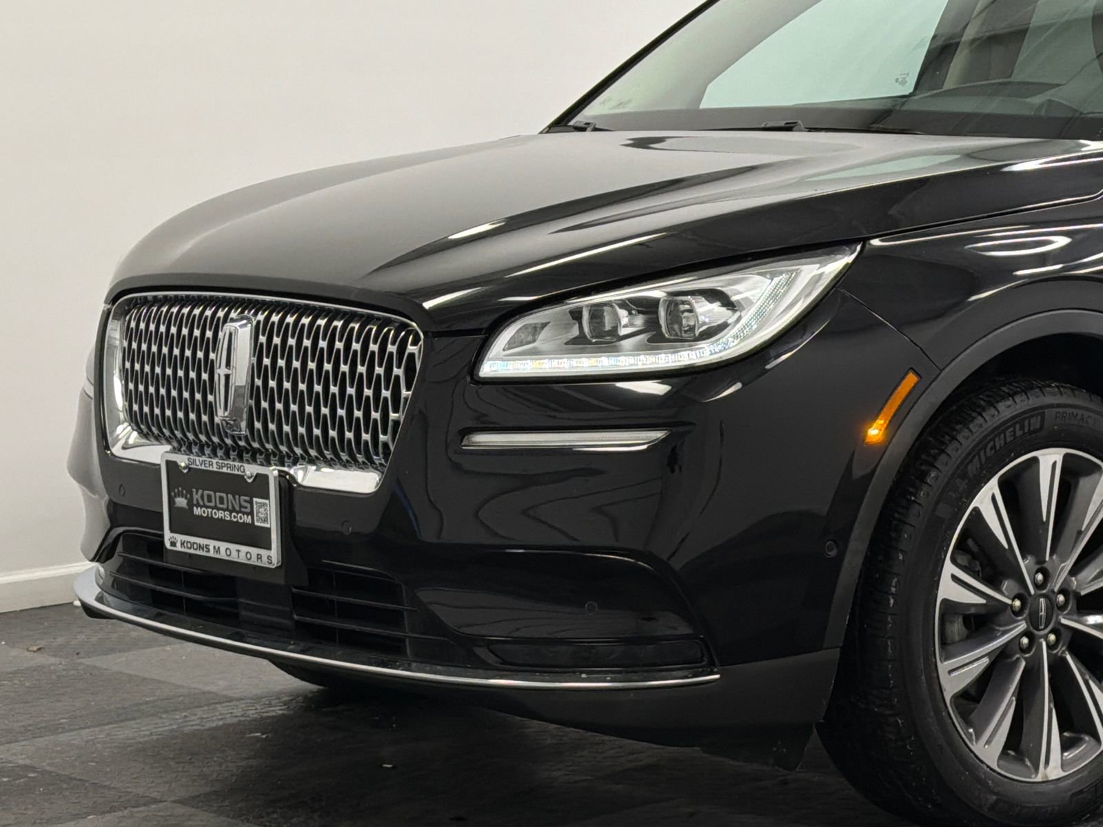 Used 2021 Lincoln Corsair Reserve w/ Equipment Group 201A image 2