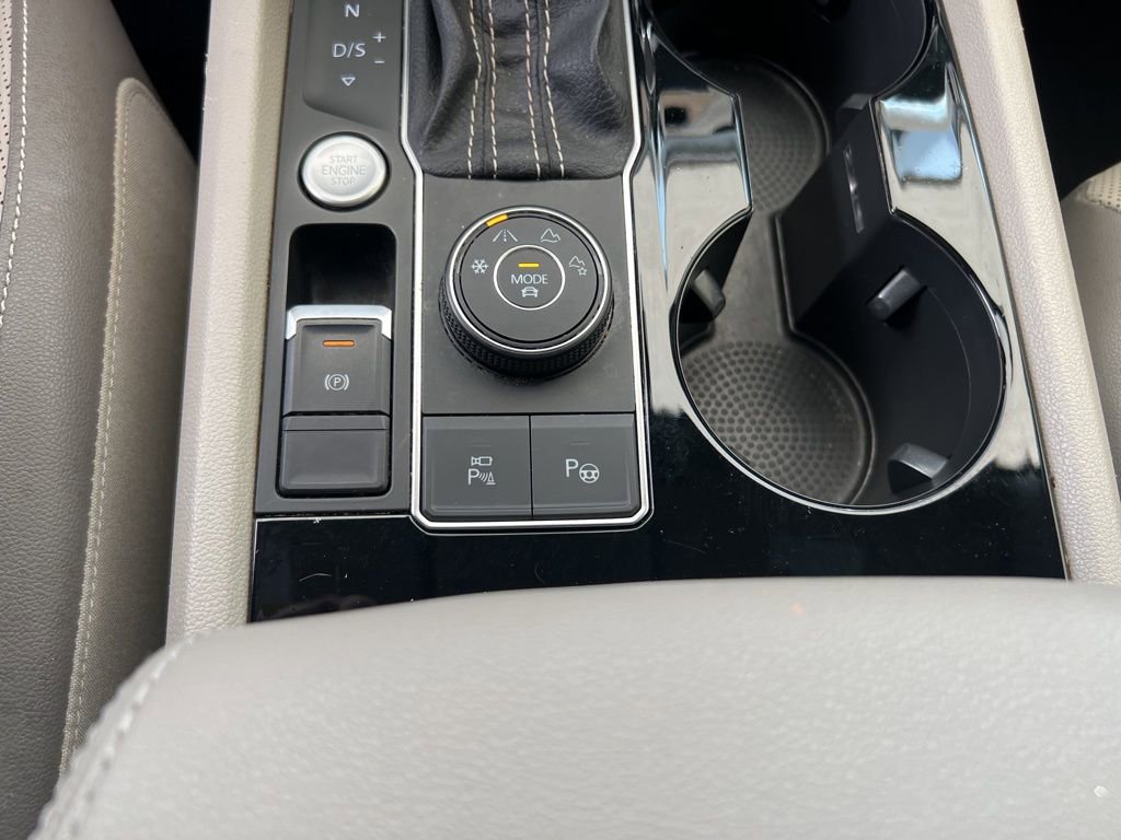 Certified 2022 Volkswagen Atlas SEL Premium image 44