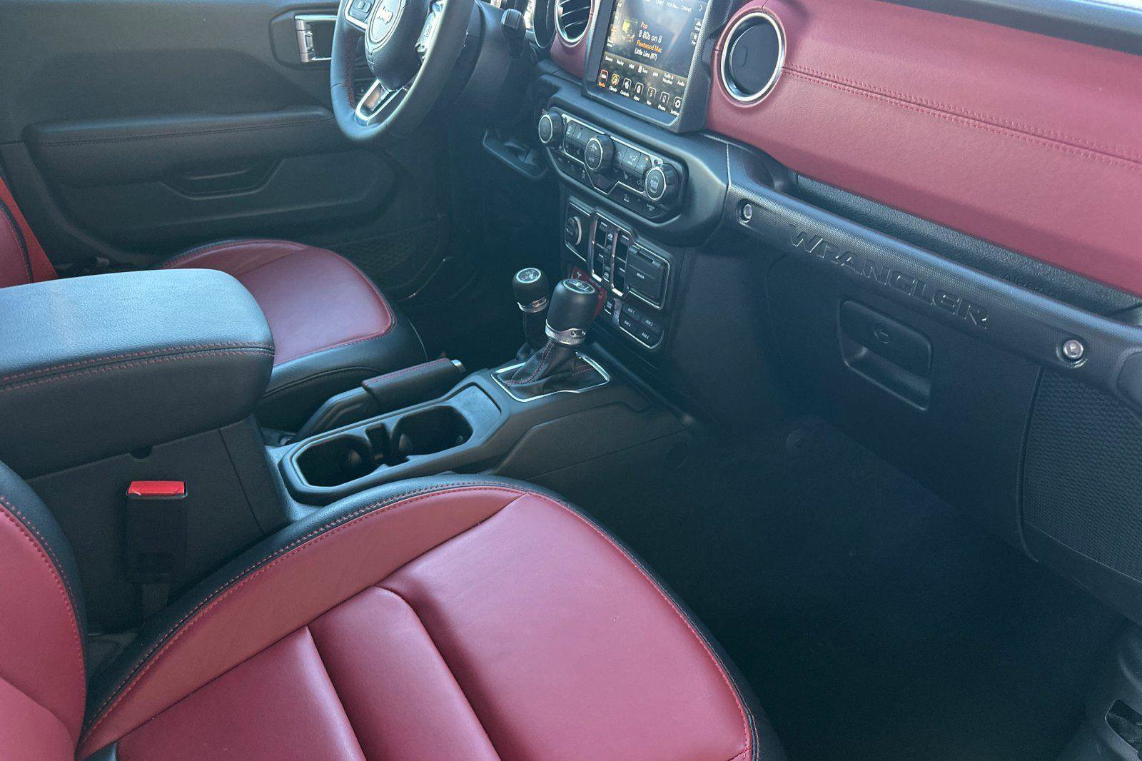 Used 2023 Jeep Wrangler Unlimited Rubicon 4xe image 13