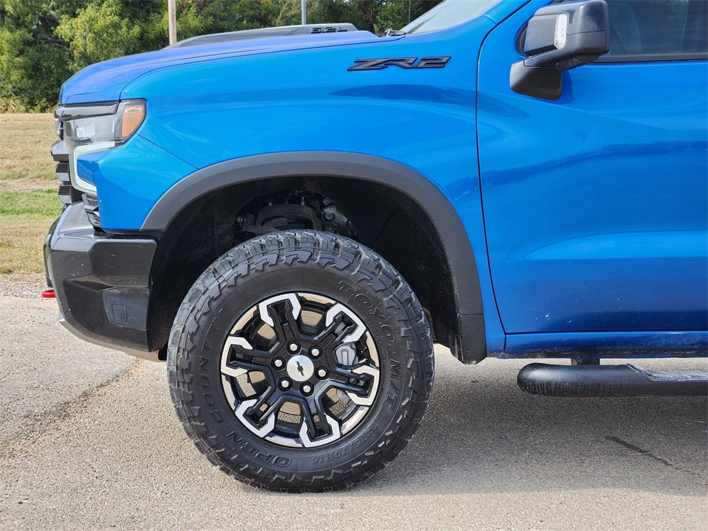 Used 2024 Chevrolet Silverado 1500 ZR2 w/ Technology Package image 8