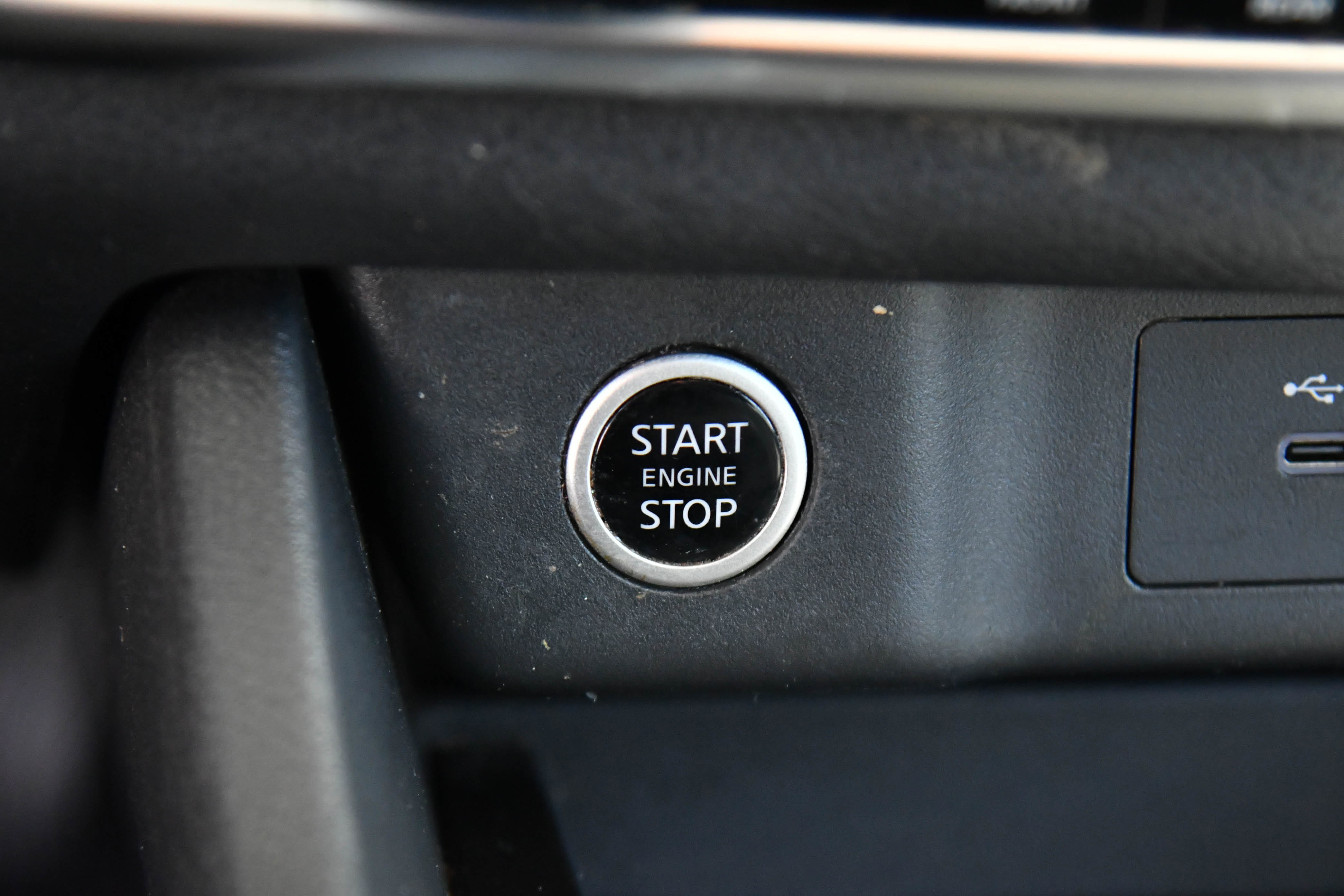 Used 2022 Nissan Rogue SV AWD/4WD image 27