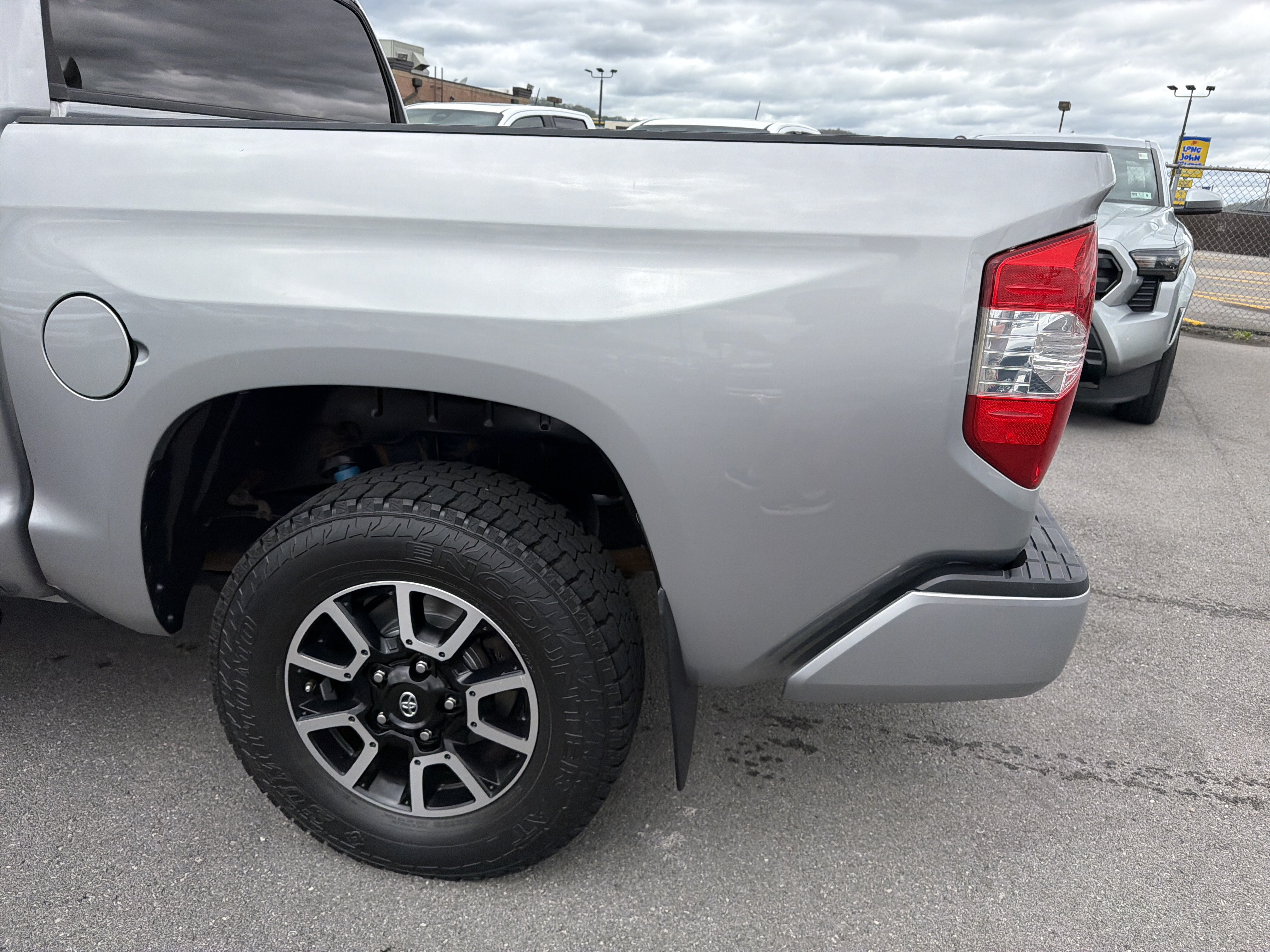 Used 2017 Toyota Tundra SR5 w/ TRD Off Road Package AWD/4WD image 9