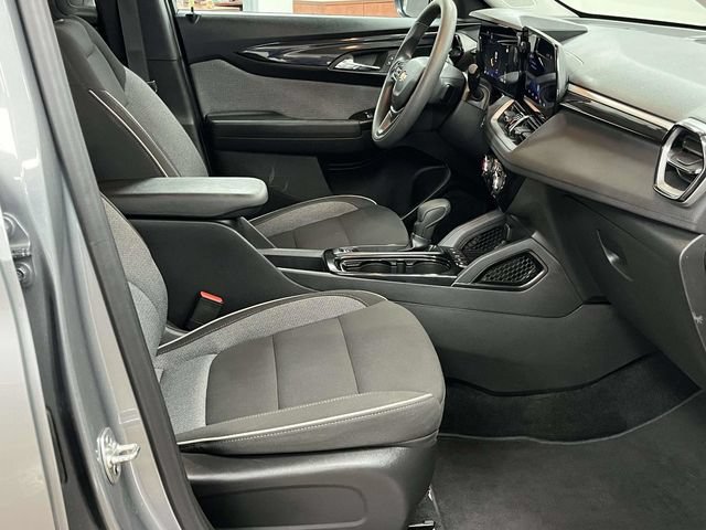 Used 2025 Chevrolet TrailBlazer LT FWD image 26