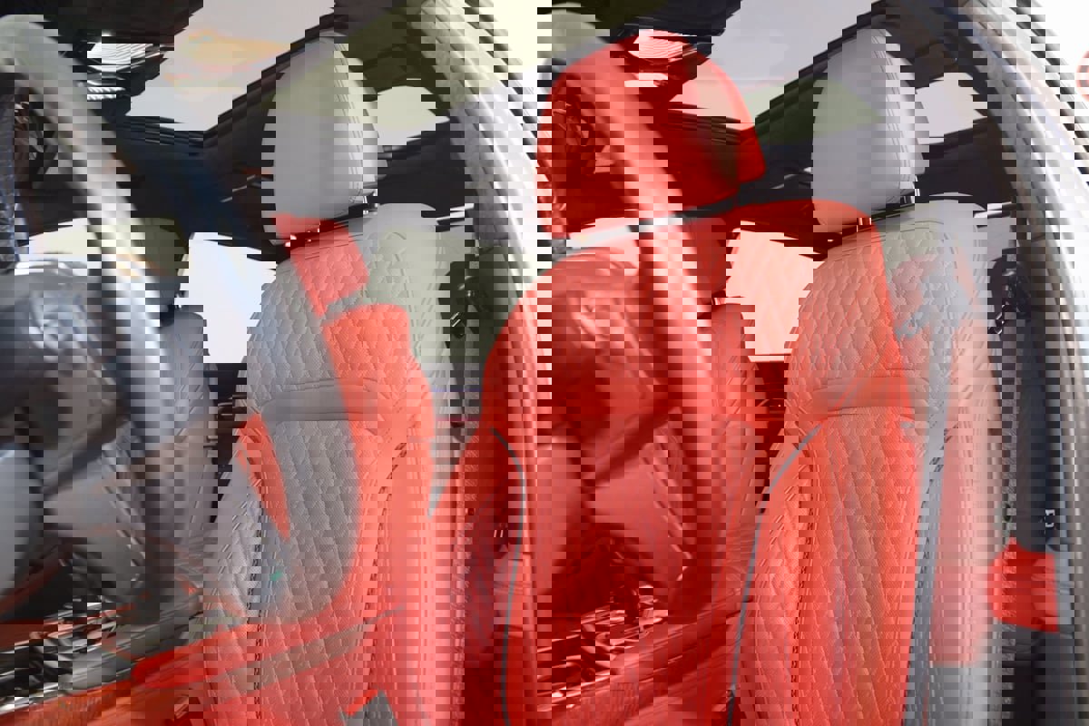 Used 2022 BMW ALPINA B7 xDrive w/ Luxury Rear Seating Package image 47