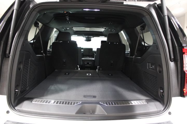 New 2026 GMC Yukon XL AT4 w/ AT4 Premium Plus Package AWD/4WD image 16