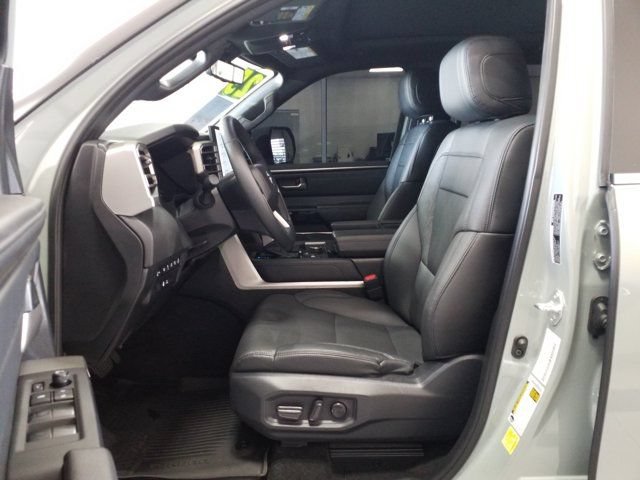 Used 2025 Toyota Tundra Limited AWD/4WD image 13