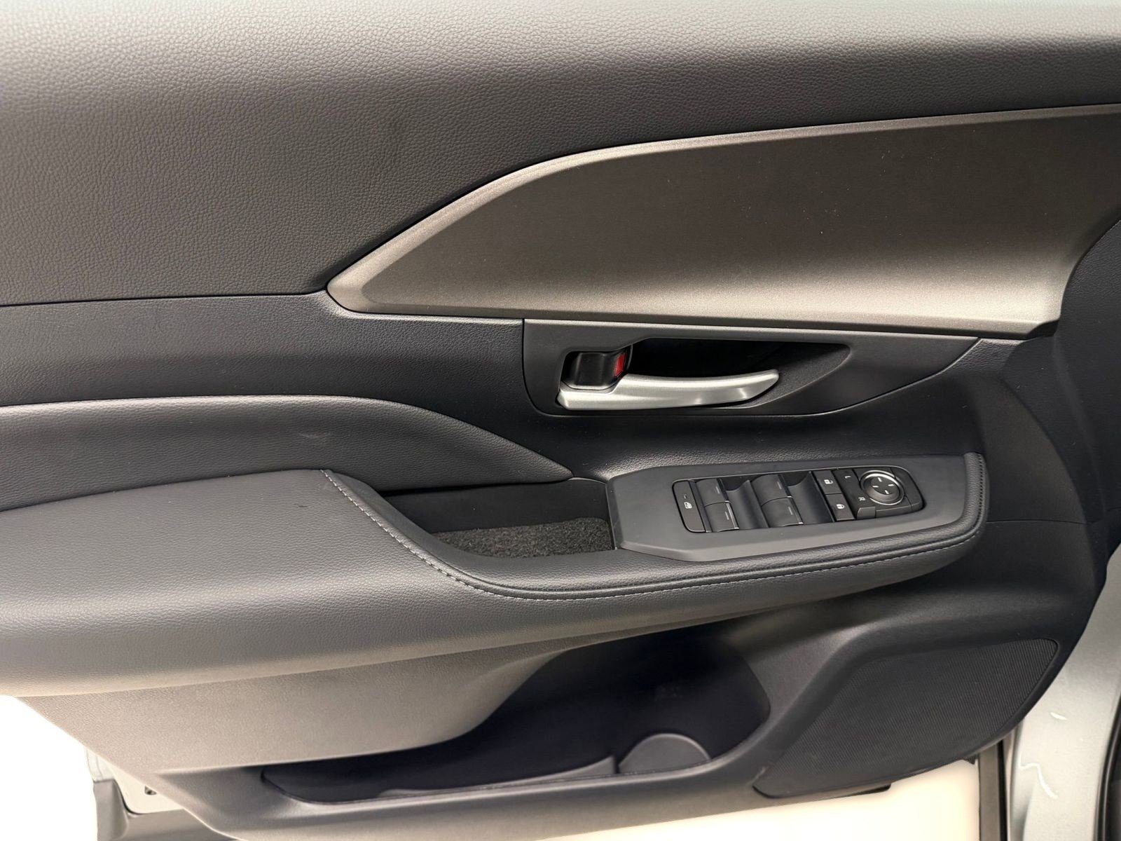 New 2026 Toyota Grand Highlander XLE image 9