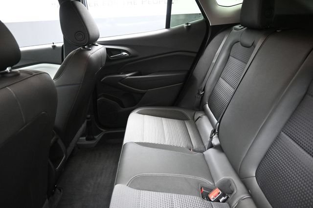 Used 2025 Chevrolet Trax LT w/ Driver Confidence Package FWD image 24