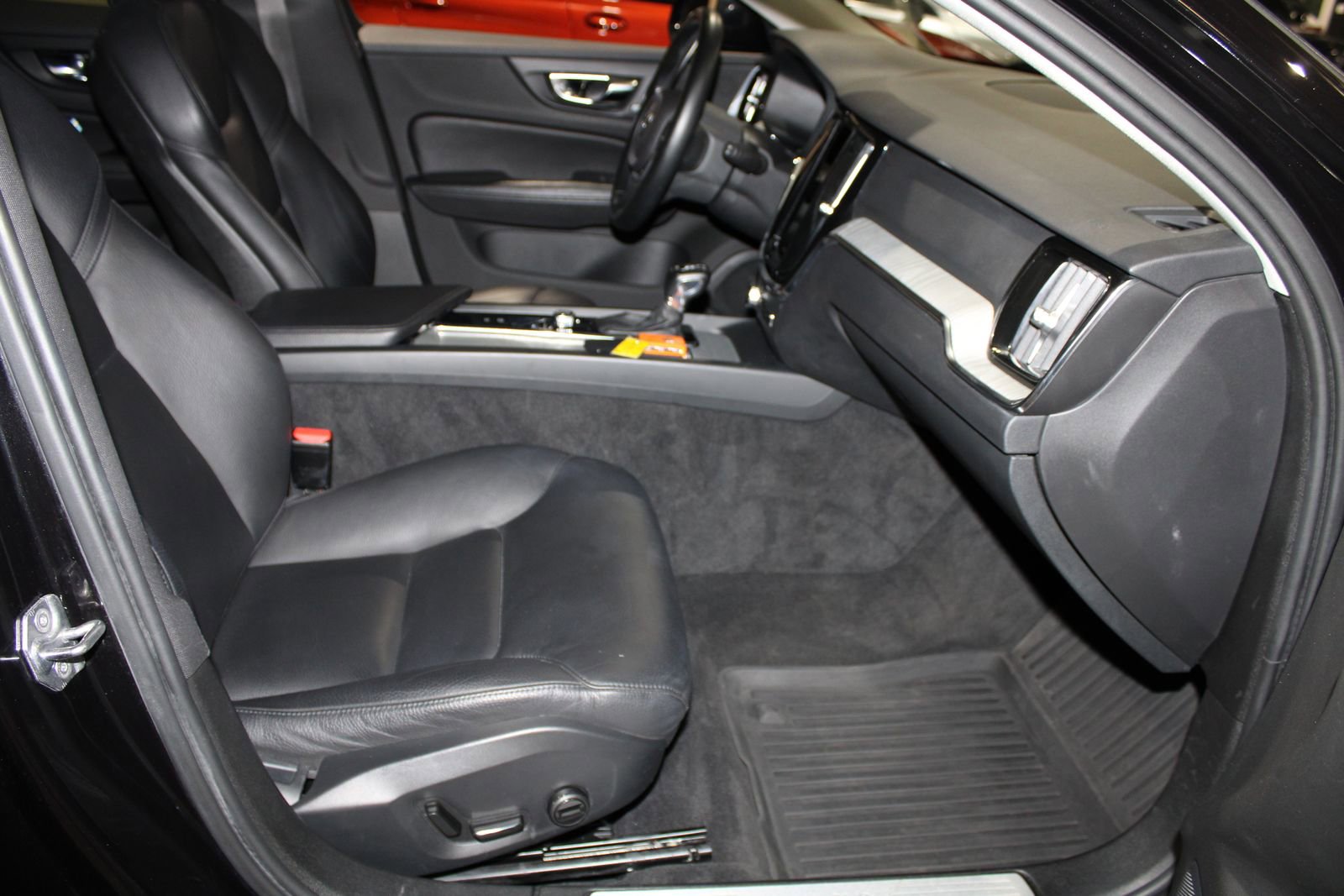 Used 2021 Volvo V60 T5 Cross Country w/ Climate Package image 20