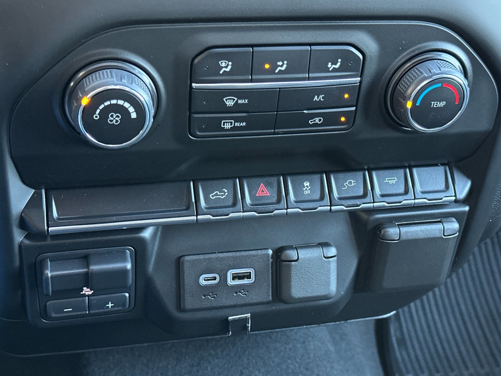 Used 2022 Chevrolet Silverado 2500 Custom w/ Custom Convenience Package image 19