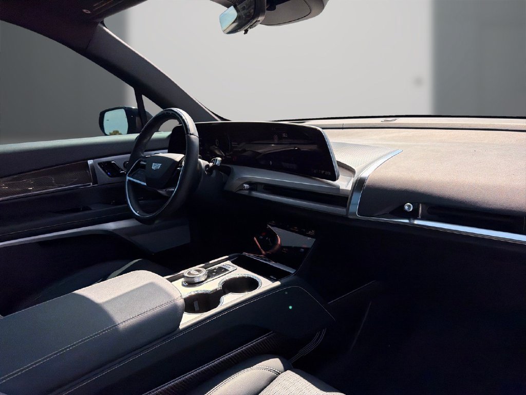 Certified 2026 Cadillac Vistiq Sport AWD/4WD image 16