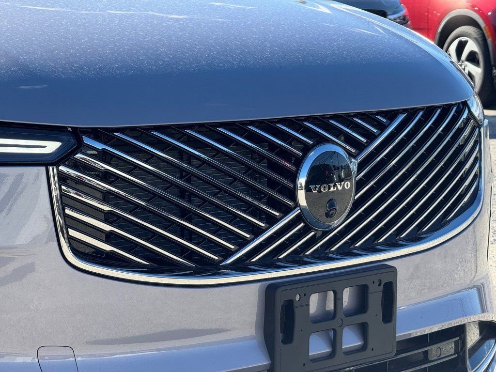 New 2026 Volvo XC90 T8 Plus w/ Protection Package Premier image 2