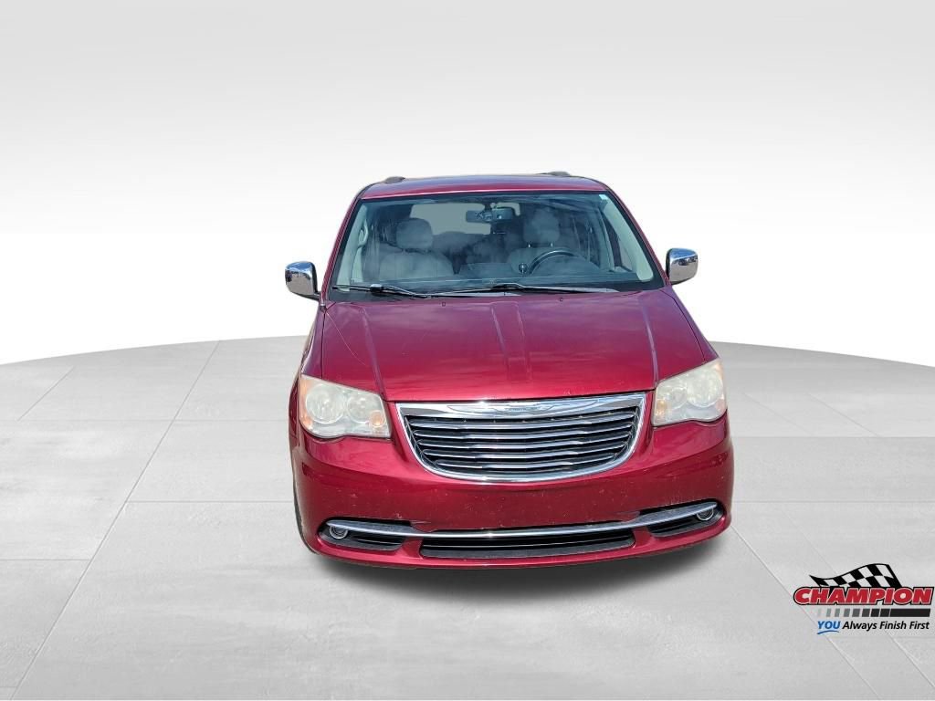 Used 2013 Chrysler Town & Country Touring-L w/ Entertainment Group #2 FWD image 9