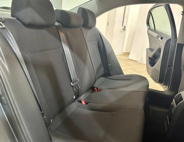 Used 2015 Volkswagen Jetta SE FWD image 15