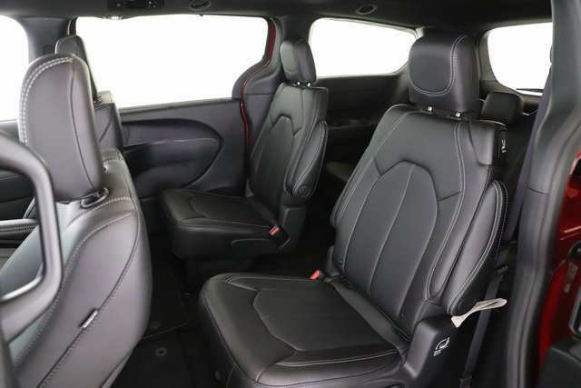 New 2026 Chrysler Pacifica Select image 20