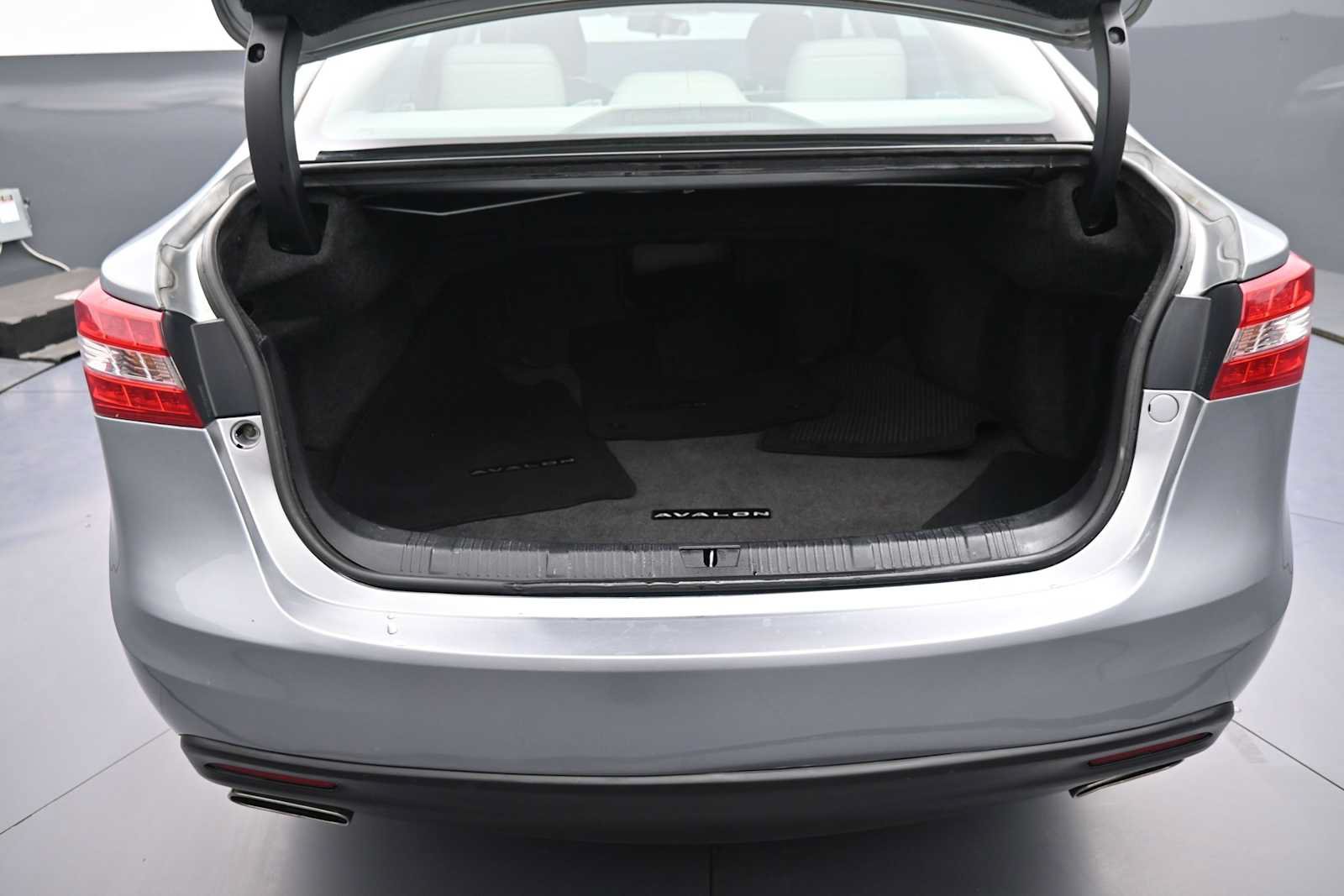 Used 2015 Toyota Avalon XLE FWD image 21