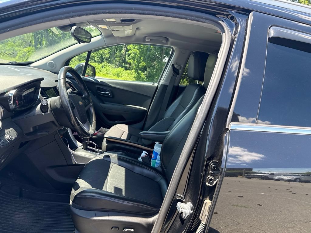 Used 2019 Chevrolet Trax LT w/ Driver Confidence Package FWD image 5