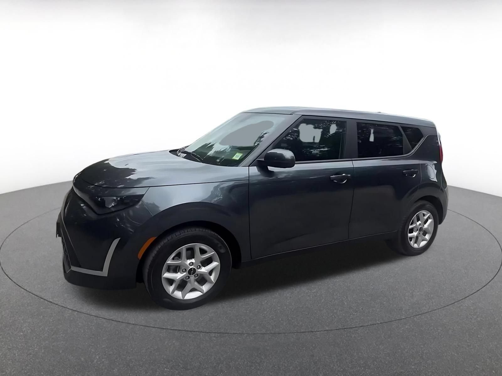 Used 2025 Kia Soul LX w/ LX Technology Package FWD image 8