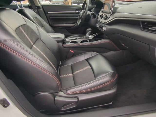 Used 2024 Nissan Altima 2.5 SR image 21