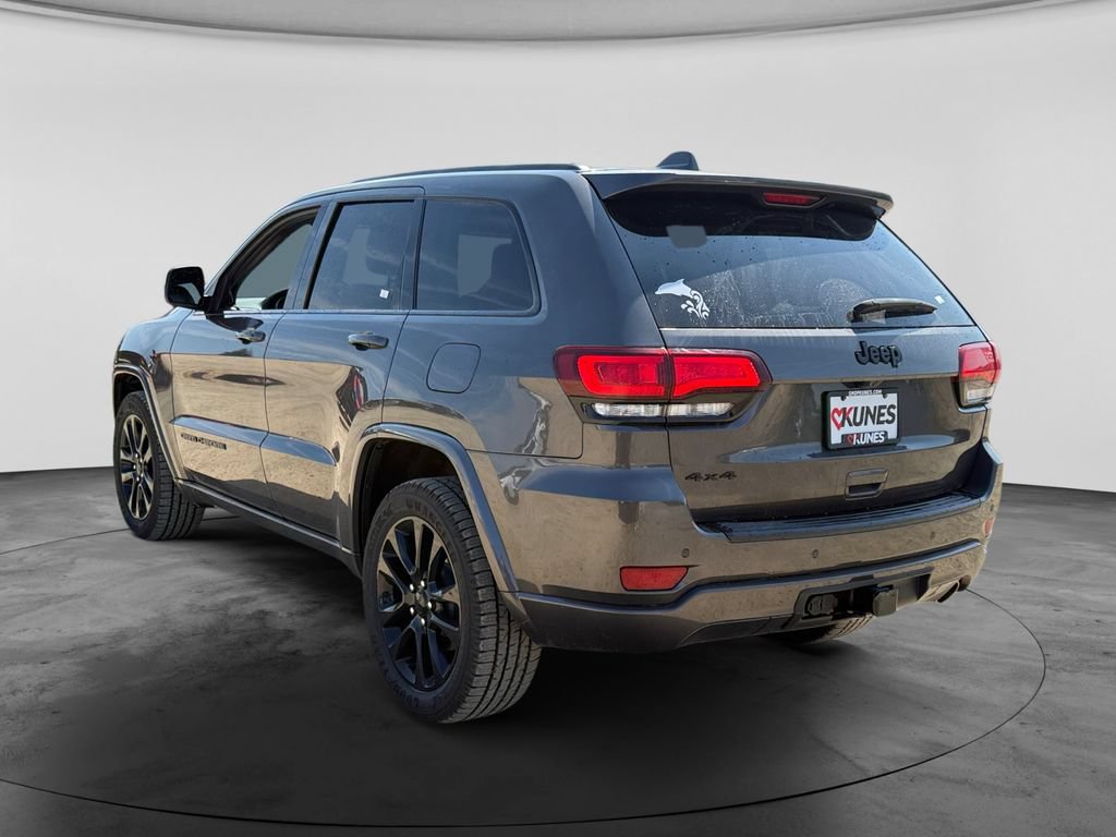 Used 2020 Jeep Grand Cherokee Altitude AWD/4WD image 8