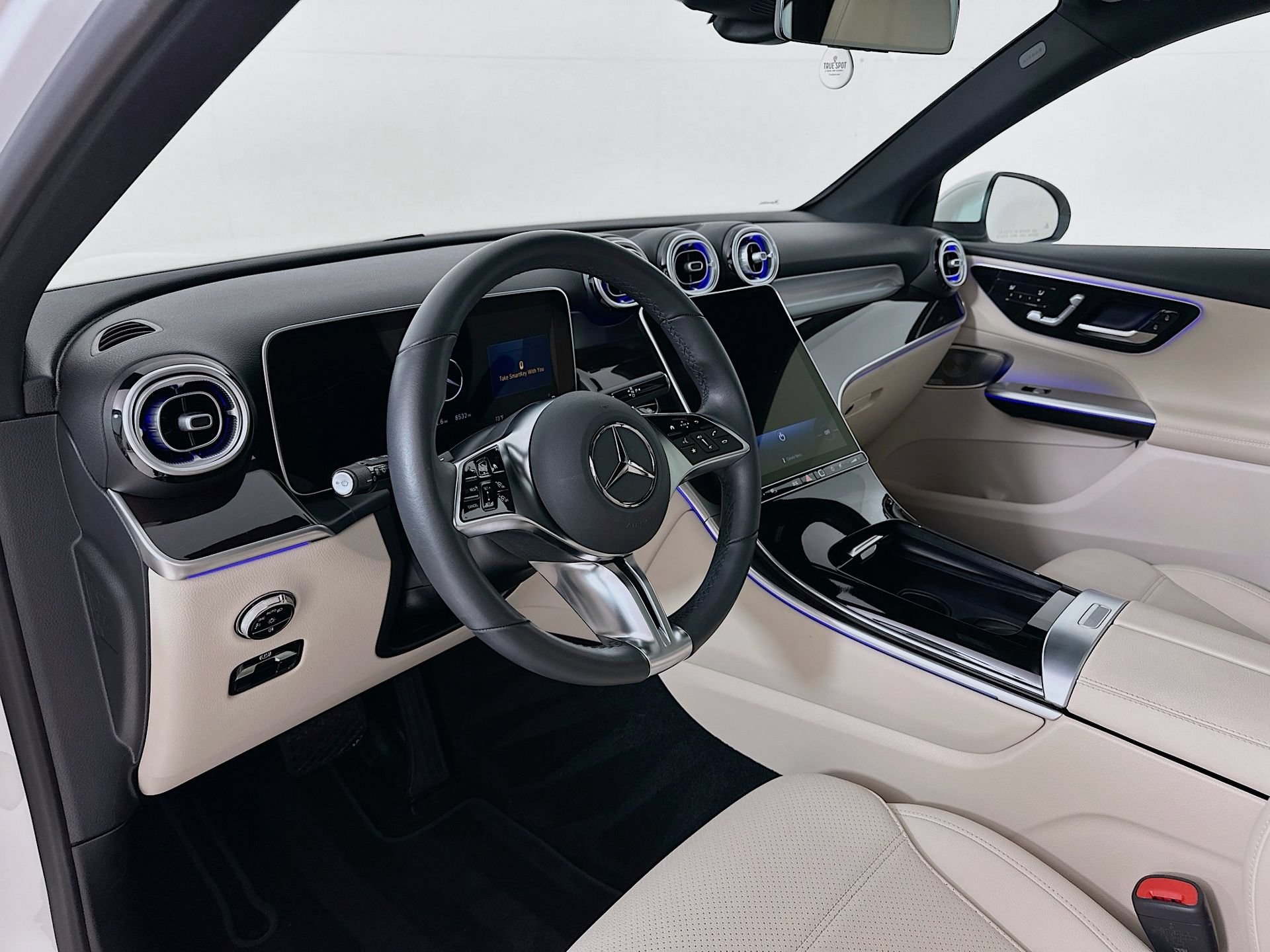 Certified 2026 Mercedes-Benz GLC 300 image 10