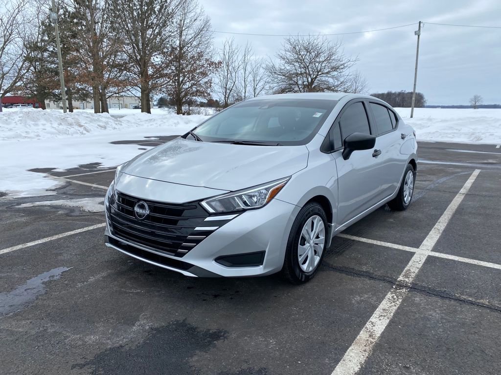 Used 2024 Nissan Versa S w/ Trunk Package image 3