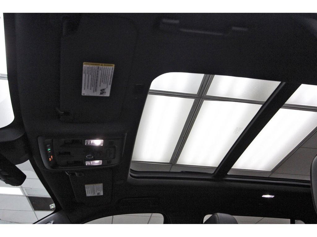 Used 2023 Chevrolet Tahoe High Country RWD image 31