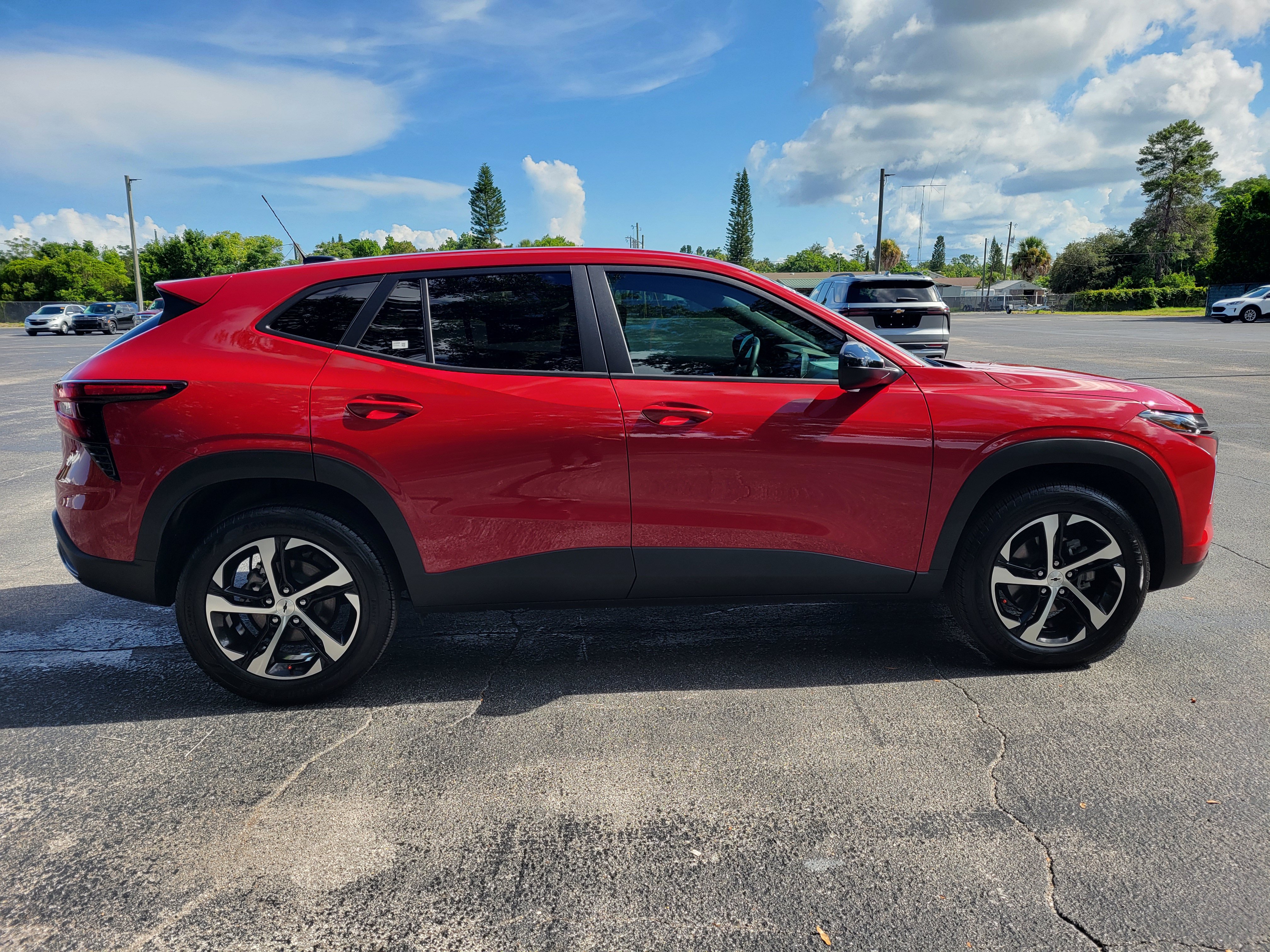 Certified 2026 Chevrolet Trax RS w/ Driver Confidence Package FWD image 4