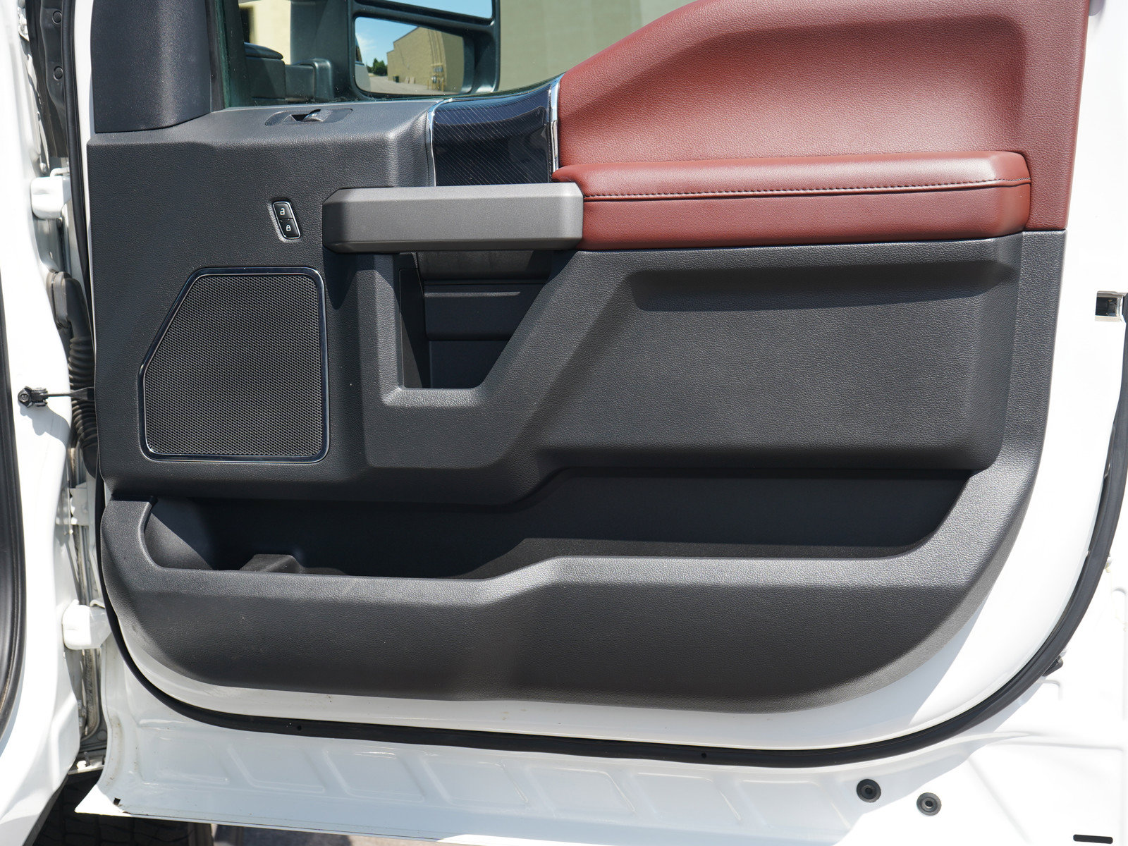 Used 2022 Ford F350 Platinum AWD/4WD image 11