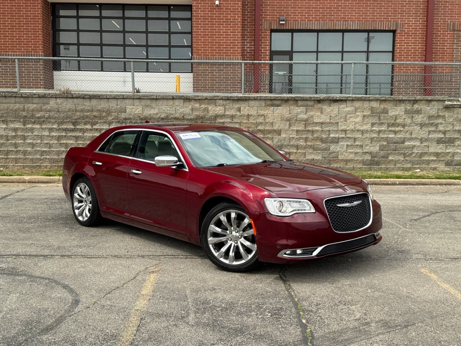 Used 2018 Chrysler 300 Limited w/ Harman/Kardon Audio Group image 33
