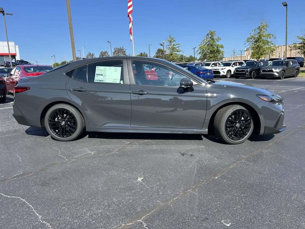 New 2026 Toyota Camry Hybrid FWD image 2